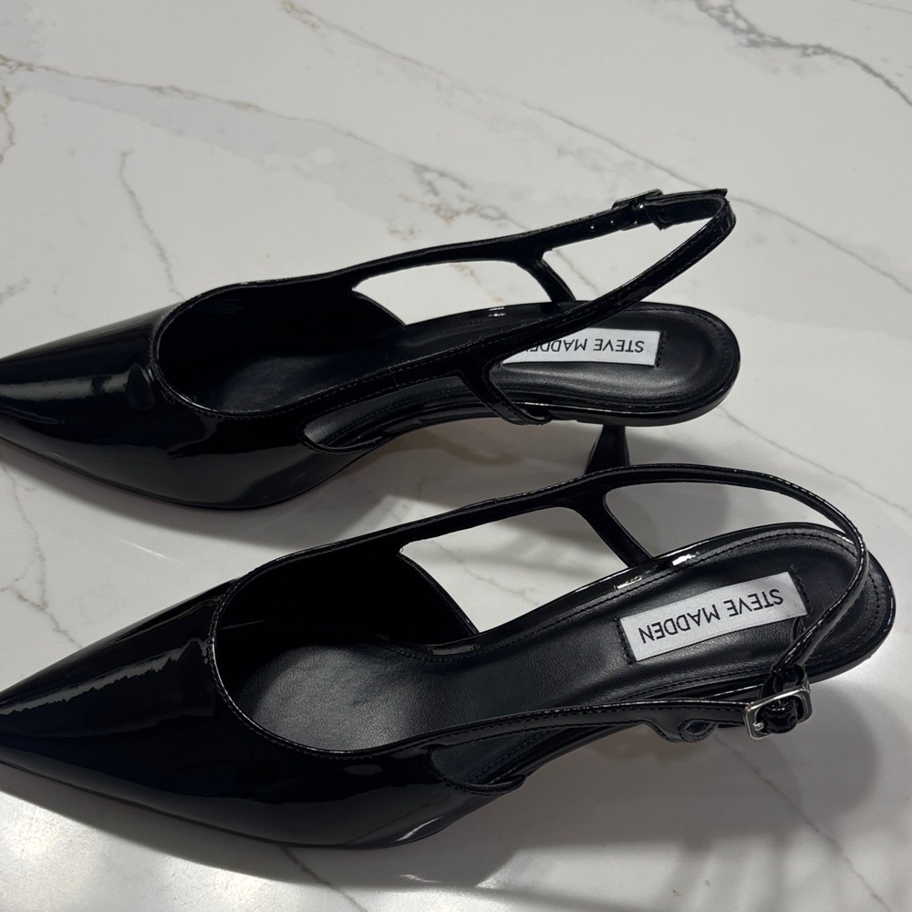 Steve Madden Black Patent Pointed Slingback Pumps - Picture 9 of 12